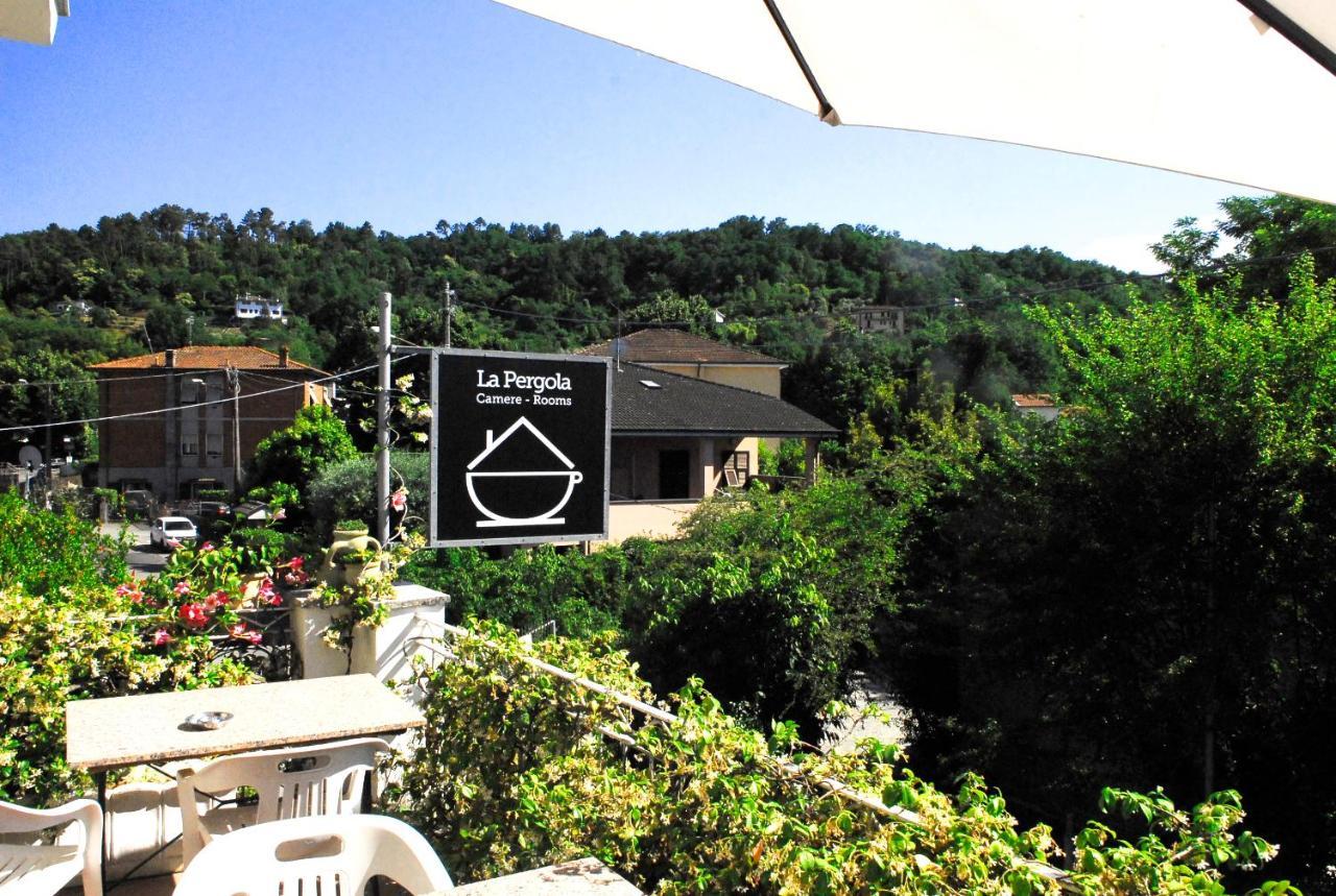 La Pergola Private Parking