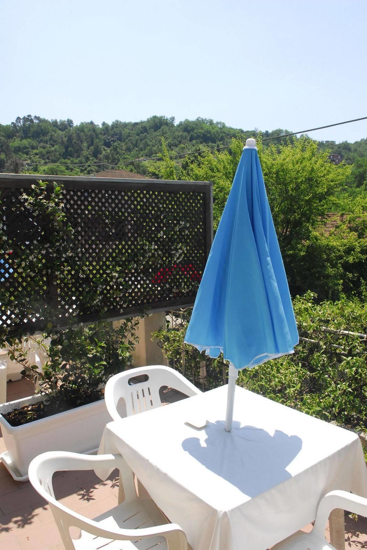 La Pergola Private Parking Gasthof Vezzano Ligure